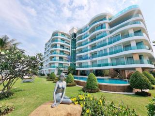 1 Bedroom Condo in Paradise Ocean View Bang Lamung C010573