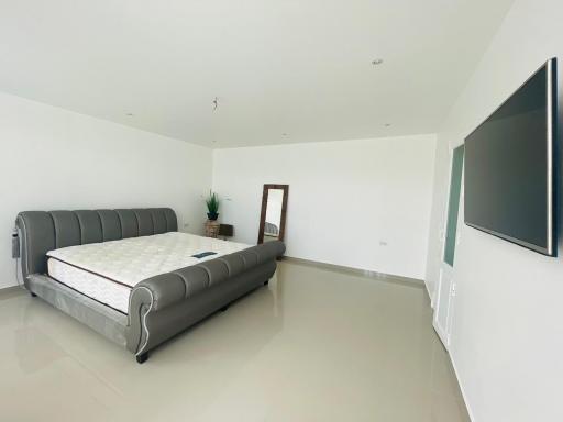 6 Bedrooms East Pattaya House for Sale