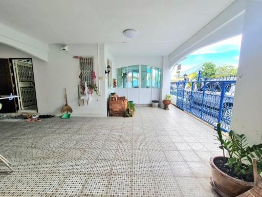 Single House for Sale in Bangsaray