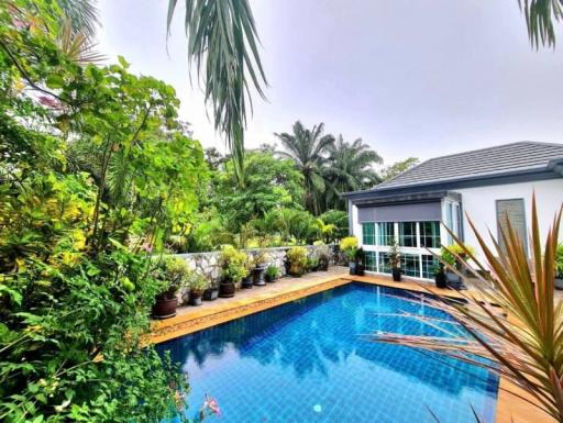 Pool Villa House for Sale in Huay Yai