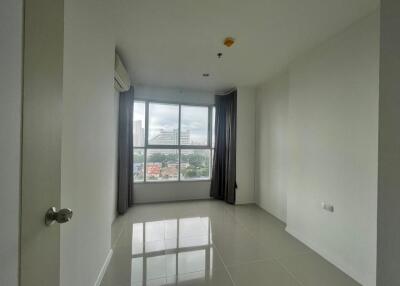 Lumpini Park Beach Condo for Sale