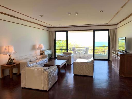 3 Bedrooms Condo in Royal Cliff Garden Pratumnak C010477