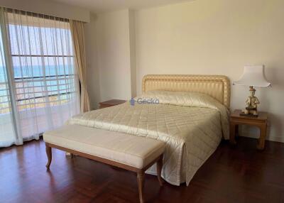 3 Bedrooms Condo in Royal Cliff Garden Pratumnak C010477