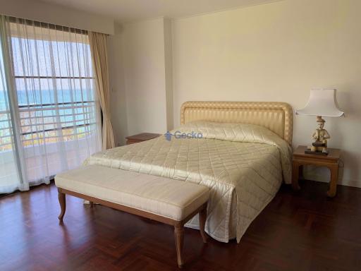 3 Bedrooms Condo in Royal Cliff Garden Pratumnak C010477