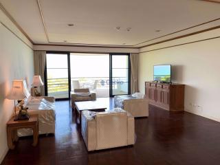 3 Bedrooms Condo in Royal Cliff Garden Pratumnak C010477