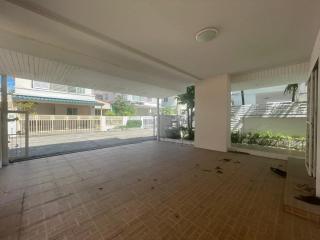 2 Storey House for Sale in Jomtien