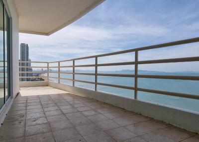 3Bedrooms View Talay 8 Condo  for Sale