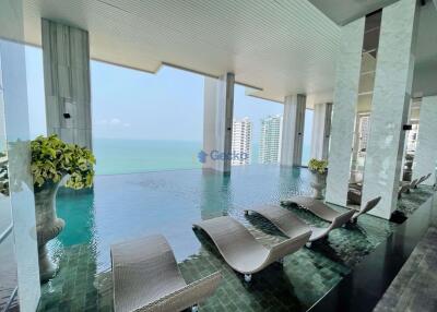 2 Bedrooms Condo in The Riviera Wong Amat Beach Wongamat C009636