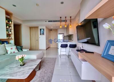 2 Bedrooms Condo in The Riviera Wong Amat Beach Wongamat C009636