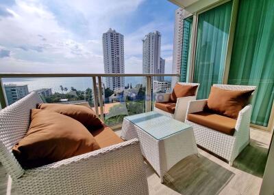 2 Bedrooms Condo in The Riviera Wong Amat Beach Wongamat C009636