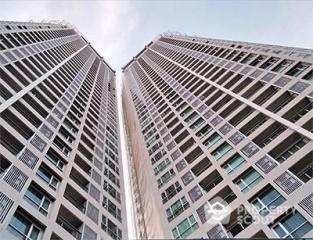 2-BR Condo at Rhythm Sathorn near BTS Saphan Taksin