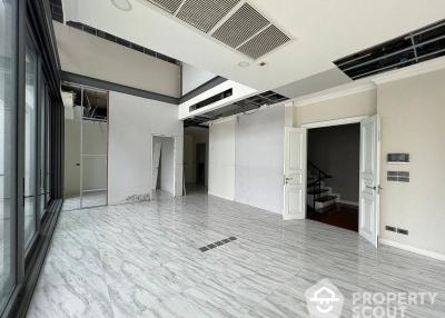 4-BR House at 649 Residence near BTS Phrom Phong