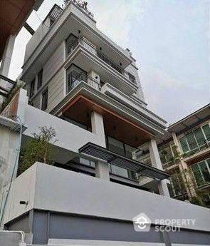 4-BR House at 649 Residence near BTS Phrom Phong