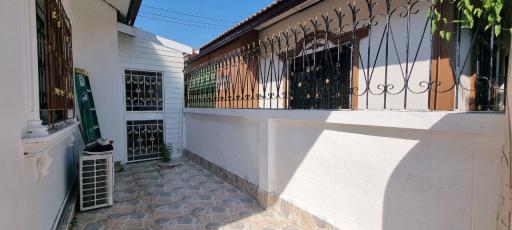 Modern House for Sale in Chaiyapurek