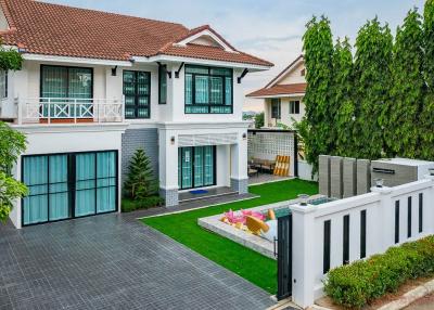 5 Bed House For Sale In East Pattaya - Hansa Paradise Hill Pool Villa