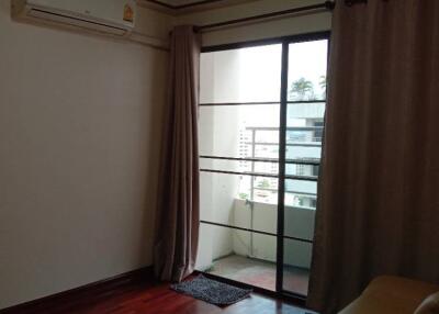 1-BR Condo at Saranjai Mansion Condominium near BTS Nana