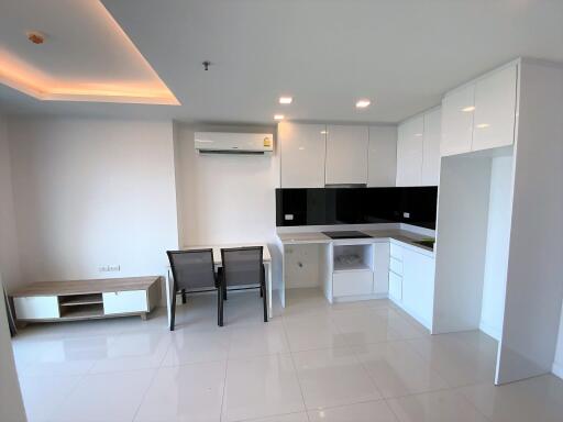 One Tower Condo for Sale in Pratumnuk