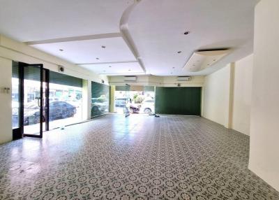 Commercial Building in South Pattaya for sale