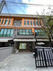 For Rent Bangkok Town House Eigen Pattanakarn Pattanakan Suan Luang