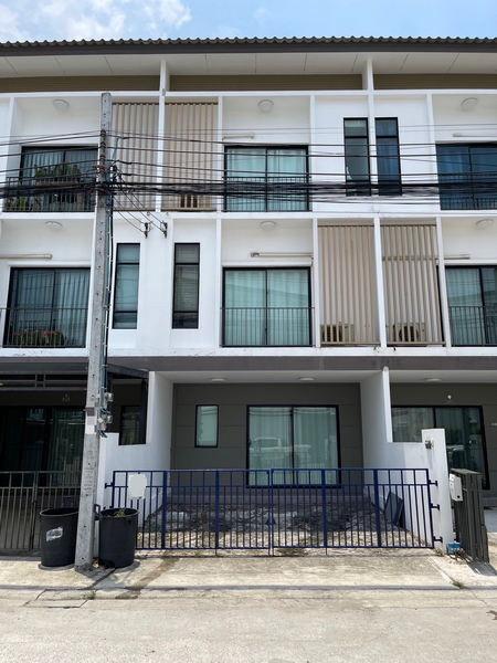 For Rent Bangkok Town House Patio Srinakarin-Rama 9 Krungthep Kreetha Bang Kapi