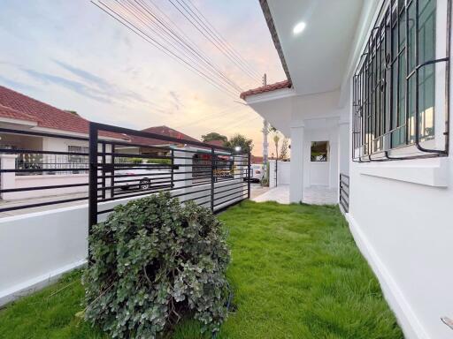 3 Bedrooms Villa / Single House in Royal Orchid Village East Pattaya H011282