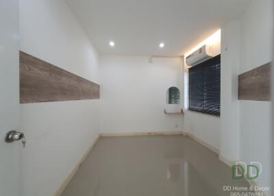 DD#0121 House for sale cheaper than a condo, one floor, 2 bedrooms, 1 bathroom, JC Garden Village,