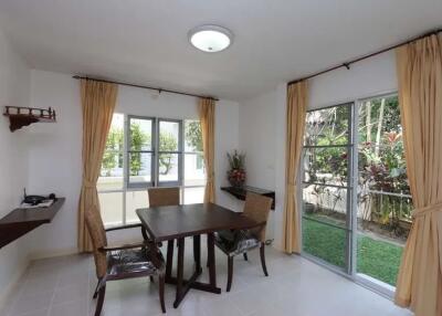 Pet Friendly / 2 Bedroom family home at Moo Baan Cholada Land and House