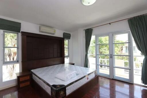 Pet Friendly / 2 Bedroom family home at Moo Baan Cholada Land and House