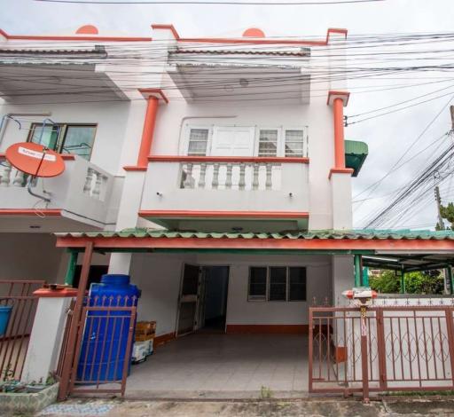 City Townhouse to Rent near Train Station