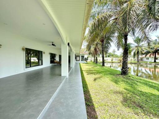 Large luxury house in 2 Rai of land for sale