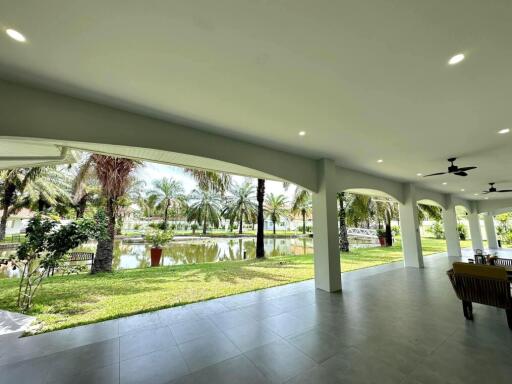 Large luxury house in 2 Rai of land for sale