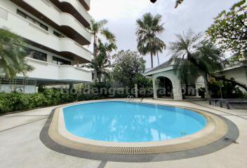 Spacious 3-Bedrooms Apartment with balcony - Wireless Road - Ploenchit