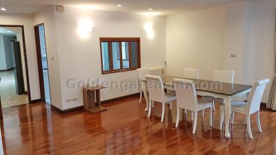 Spacious 3-Bedrooms Apartment with balcony - Wireless Road - Ploenchit