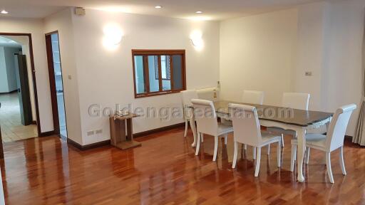 Spacious 3-Bedrooms with balcony - Wireless Road - Ploenchit