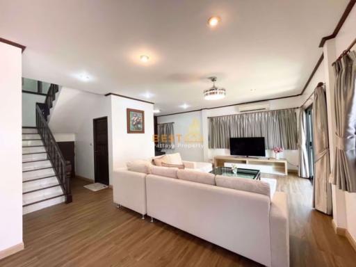 3 Bedrooms Villa / Single House Na Jomtien H011286