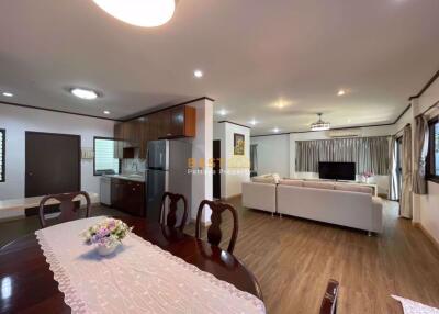 3 Bedrooms Villa / Single House Na Jomtien H011286