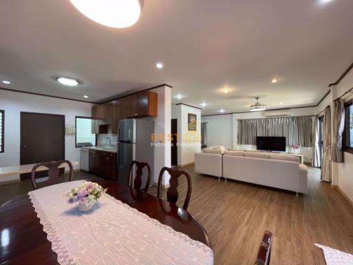 3 Bedrooms Villa / Single House Na Jomtien H011286