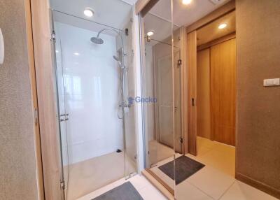 1 Bedroom Condo in The Riviera Wong Amat Beach Wongamat C011108