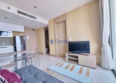 1 Bedroom Condo in The Riviera Wong Amat Beach Wongamat C011107