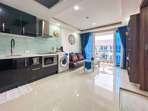 1 Bedroom Condo in Grand Avenue Central Pattaya C011106