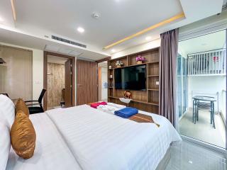 1 Bedroom Condo in Grand Avenue Central Pattaya C011104