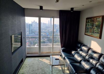 2 bed Condo in Circle Condominium Makkasan Sub District C020388