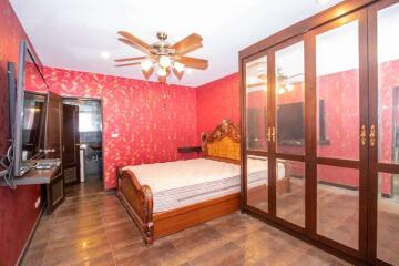 Rare Gem: 261.87 sq.m 3-Bedroom at Prestigious Unique Condo @ Nimman