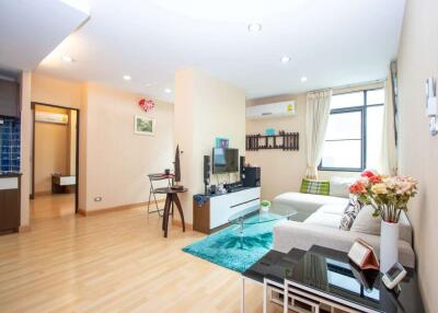 Spacious 2-BR Condo for Sale in Jigsaw Condo 2, Chiang Mai Business Park, Nong Pa Khrang