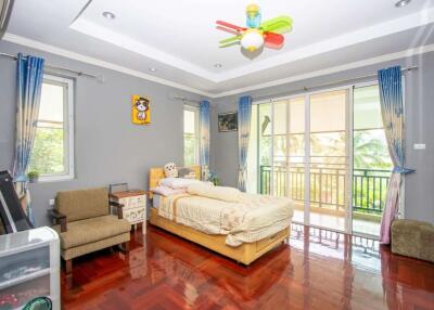 Spacious 4-Bed Pool House in Lanna Pinery: Ideal Family Residence