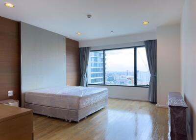 2 bed Condo in The Royal Maneeya Pathum Wan District C020385