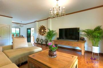 Attractive, classic-style residence with a private large garden in a peaceful neighbourhood close to Chiang Mai city.