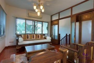 Attractive, classic-style residence with a private large garden in a peaceful neighbourhood close to Chiang Mai city.