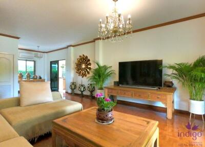 Attractive, classic-style residence with a private large garden in a peaceful neighbourhood close to Chiang Mai city.