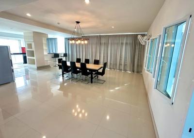 Spacious condo with beautiful view